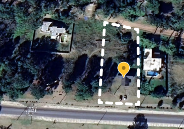 Punto Estrategico: Lote Comercial de 1.051 m² sobre el Acceso Principal a Villa Gesell